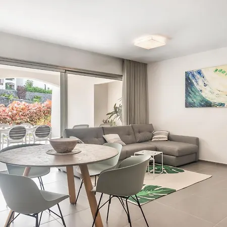 Jardines - Tabor 0-2 Pool View & Garden 1b Holiday home