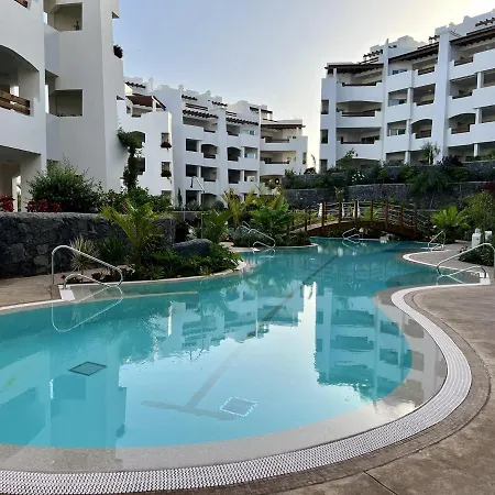 Jardines - Tabor 0-2 Pool View & Garden 1b Holiday home